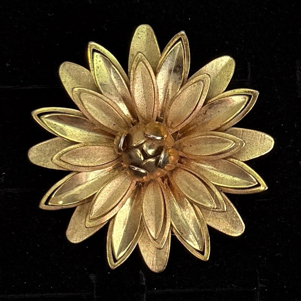 Vintage Gold Tone Layered Flower Brooch Amber Faceted Center